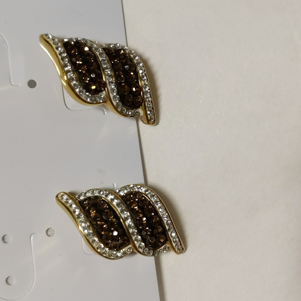 Chocolate & clear stone gold plated earrings.
